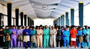 Selesai sholat kemudian dilanjutkan dengan khutbah. Panduan Terkini Cara Solat Sunat Hari Raya Haji Aidiladha