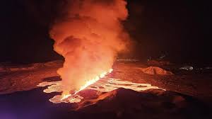 Iceland volcano erupts for 3rd time, triggering lava fountains over 200  feet tall | Live Science