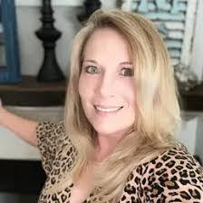 Robin Stringer's Instagram, Twitter & Facebook