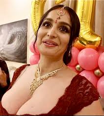 Ahh... Lana Rose as the Poster Girl for Kamasutra. 👙🍐 : rLanaRose2