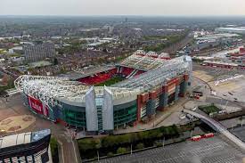 Manchester united fan oder nicht, eine tour durch den old trafford macht ihre ausflug auf jeden fall zu einem denkwürdigen erlebnis! Manchester United Vs Liverpool Beds Added To Corporate Boxes To Ensure Premier League Match Starts On Time The Athletic
