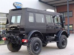 Le Van Ultime D Unicat Leblogauto Com Vehicule D Expedition Mercedes Benz Unimog Camion Expedition