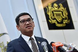 Selain definisi sepak bola diatas, ada beberapa pendapat beberapa ahli mengenai pengertian sepak bola. Carian Mengenai Topik Persatuan Bola Sepak Perak Astro Awani