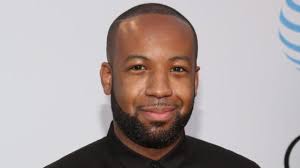 Carlos King spills the tea