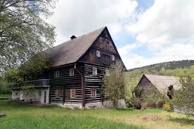 Kouzlo podstávkových domů | Plus