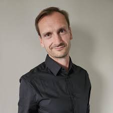 Hur funkar det att plugga på distans? Studerande delar sina insikter!