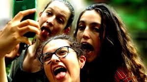 US mid-terms: The teenagers partying with postcards