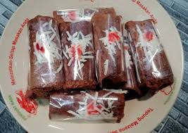 Secara umum membuat kue dadar gulung ada 2 tahap yakni membuat kulit dadar gulung dan membuat isi dadar gulung. Resep Dadar Gulung Coklat Yang Sempurna Resep Terbaik