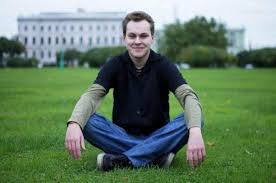Окончил спбгэу (ранее финэк, инжэкон, спбгусэ) в 2014. Biografiya Yurij Hovanskij