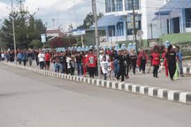 30 ide gambar animasi orang berjalan png nico nickoo. 1200 Orang Ikut Jalan Santai Ikemal Peg Tengah Jelang Hut Pattimura Dhara Pos