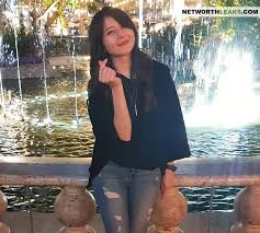 Shroud makes approximately $125,000+ a month, which nets $1.5 million a year. Shroud Mike Grzesiek Net Worth 2020 Wiki Age Height Girlfriend House Family Cars And More Facts