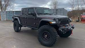 Jeep fans have been crying out for a v8 wrangler for years, and they've finally done it. Jeep Gladiator With A 392 Hemi Is Gonna Cost You