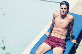 Men Shouldn't Include Shirtless Pics in Dating App Profiles - InsideHook