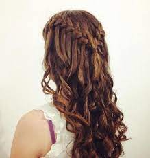 Any perfect hairstyle for long hair can make you look stunning than ever. Homecoming Dance Hairstyles Inspiration Perfect For The Queen Straight Homecoming Hairstyles Homecoming Hairstyles Medium Hair Styles