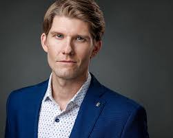 Morgan LeBlanc's Instagram, Twitter & Facebook