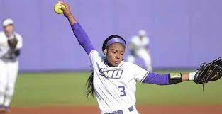 James madison's cinderella run to the women's college world series came to an end on monday, but fans made sure to let dukes pitcher odicci alexander know how much fun it was to watch her pitch. Nmslnz Xmldjm