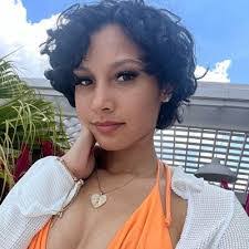 Karla Antunez's Instagram, Twitter & Facebook