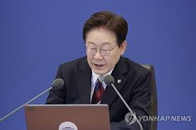 李대통령 "주식시장 정상화, 고통없는 연금개혁"