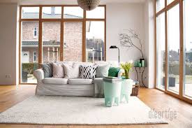 Im Fruhlingsgewand Sofa Co Wohnzimmer Ideen Wohnzimmer Holzfenster