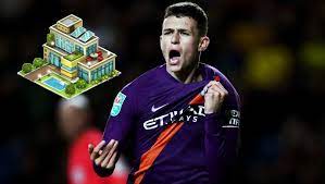Rising manchester city star manchester phil foden took it to instagram to show off some outrageous street football skills whilst humiliating his friends. Fur 2 1 Millionen Euro City Talent Foden Kauft Eltern Ein Haus