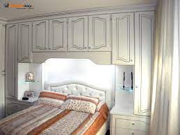 Esistono soluzioni pratiche e intelligenti anche per le piccole camere da letto e i. Armadi A Ponte Su Misura In Vero Legno Falegnamerie Design