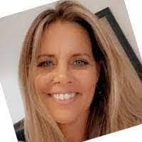 Deborah Combee's Instagram, Twitter & Facebook