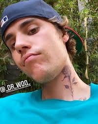 These pictures of neck tattoos can. Justin Bieber Fans Distraught As Singer Ruins Himself With Daring Neck Tattoo Aktuelle Boulevard Nachrichten Und Fotogalerien Zu Stars Sternchen
