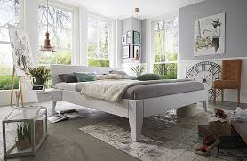 Das bett begeistert vor allem durch sein modernes design. Bett 120x200 Beine 2 Komforthohe Kopfteil 2 Kiefer Astfrei Weiss Lackiert Casade Mobila