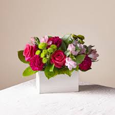 If you know of an iowa city area florist that's not on the list but should be please let us know. Same Day Flower Delivery In Waterloo Ia 50707 By Your Ftd Florist Petersen And Tietz Florist And Greenhouses 319 234 6883