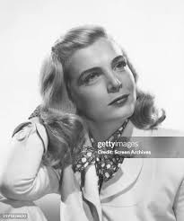 664 Lizabeth Scott Photos & High Res Pictures