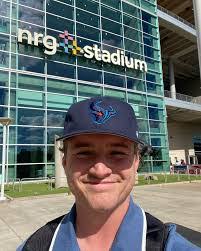 Kyle Turner's Instagram, Twitter & Facebook