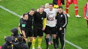 Fussball News Erling Haaland Tauscht Mit Manuel Grafe Das Trikot Fussball News Sky Sport