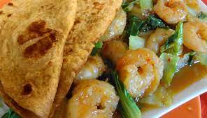 Roti Surinam Chinese Shrimps Sandhia S Roti Met Wokgarnalen En Paksoi Op Speciale Saus Cooking Soul Food Food