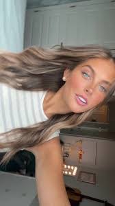 Emily Frakes's Instagram, Twitter & Facebook