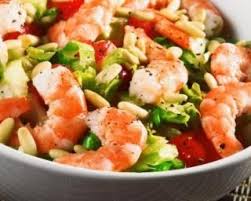 Recette De Salade Fraiche De Crevettes Aux Tomates Et Pignons De Pin Recette Salade Fraiche Salade De Crevettes Recettes De Cuisine