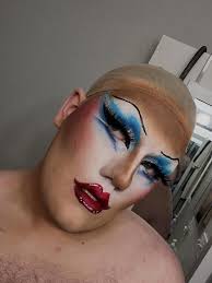 Been thinking about this makeup A LOT lately👀👀 • • • • #makeup #drag  #dragmakeup #mug #iconic