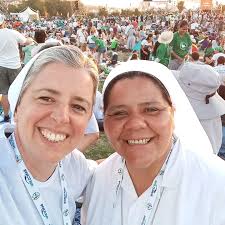 Hace una semana, nuestro secundario del Sagrado Corazón de Punta Alta se  ponía en "modo MÁS". 70 alumnos canossianos, acompañados de 13 profes y  acompañantes, emprendían un maravilloso viaje hacia Posadas, Paraguay