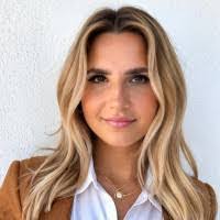 Lora Edmonds's Instagram, Twitter & Facebook