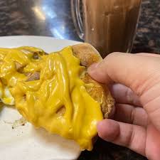 Restoran di naina in ipoh serves up the cheesiest cheese naan bread of all time for rm7 each. Restoran D Naina Sri Ampang Ipoh