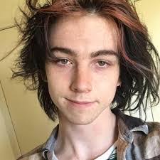 Ryan Oliver's Instagram, Twitter & Facebook