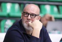 Sora aggredisce il match e lo archivia in tre set.