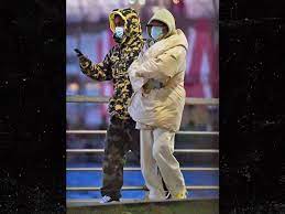 Buy tickets for asap rocky at citi field. Rihanna A Ap Rocky Take Chilly But Romantic Stroll In Nyc