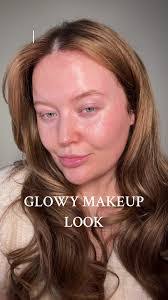 Jessica Hedman's Instagram, Twitter & Facebook