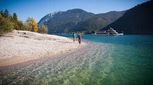 Er bildet mit dem achental die grenze zwischen karwendelgebirge. Alpenuberquerung Achensee
