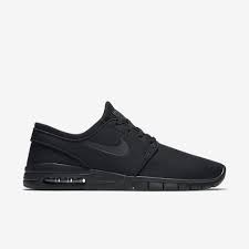 Eventually, nike granted stefan janoski his own first signature model in the form of the nike sb stefan janoski, which was inspired by boat shoes, but still catered impressively to the skateboarding. Chaussure Mixte Nike Sb Stefan Janoski Max Pointure Homme Nike Stefan Janoski Stefan Janoski Max Nike Janoski Max Black
