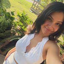 Salons for acrylic toe services in McAllen?