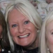 The Ultimate " Simpsons " in a Big Ol' Box: A Complete Guide to Our  Favourite Family Seasons 1-12: Matt Groening: 9780007166718: Amazon.com:  Books