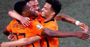 Het nederlands elftal heeft zich als nummer 1 gekwalificeerd voor de achtste finale van het ek! Kya37qsovd5bmm