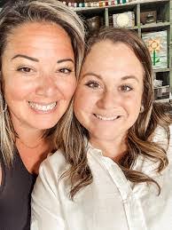 Lana Belcher's Instagram, Twitter & Facebook