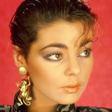 Sandra nagrała hit "Maria Magdalena" i była mega gwiazdą lat 80. Dziś jest  przed 60-tką i nosi krótkie włosy